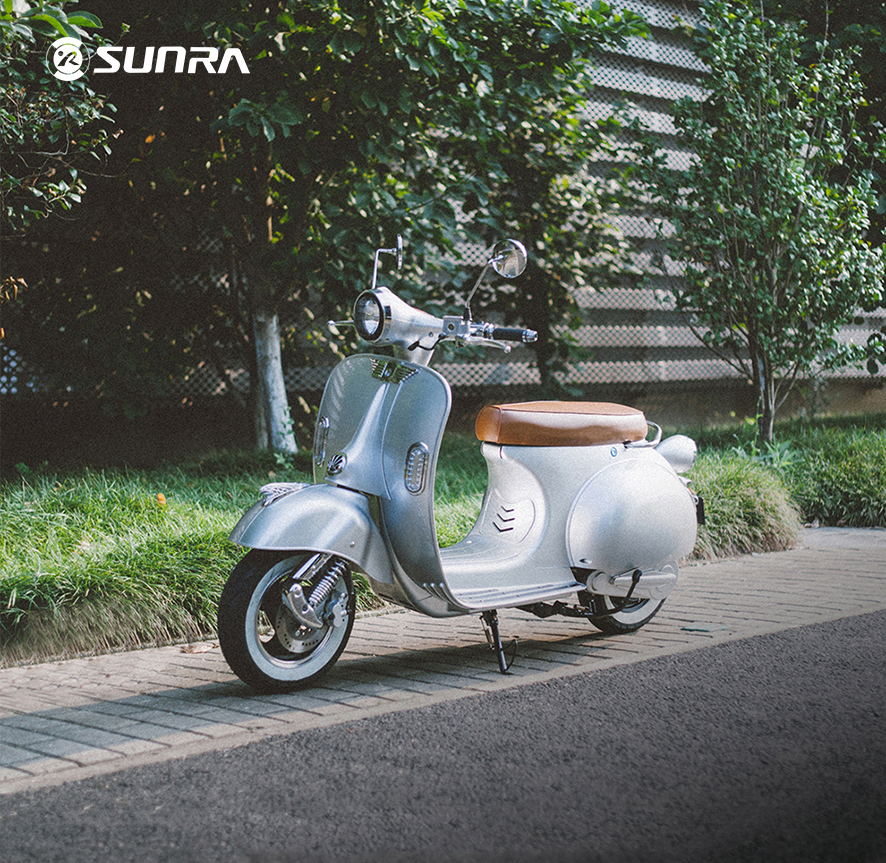 SUNRA Ronic smart scooter boasts of LED lights